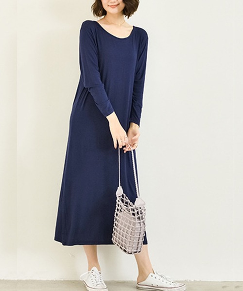 Dewlily(デューリリー)の「Tシャツワンピース(ワンピース・レディース・ダークグレー/レッド/ブラック/グレー/ネイビー・L/M)」の1枚目の写真