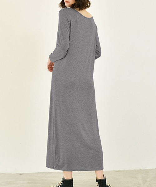 Dewlily(デューリリー)の「Tシャツワンピース(ワンピース・レディース・ダークグレー/レッド/ブラック/グレー/ネイビー・L/M)」の8枚目の写真