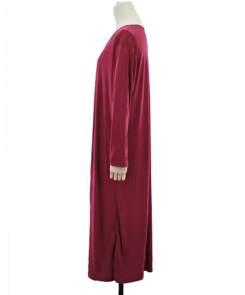 Dewlily(デューリリー)の「Tシャツワンピース(ワンピース・レディース・ダークグレー/レッド/ブラック/グレー/ネイビー・L/M)」の12枚目の写真