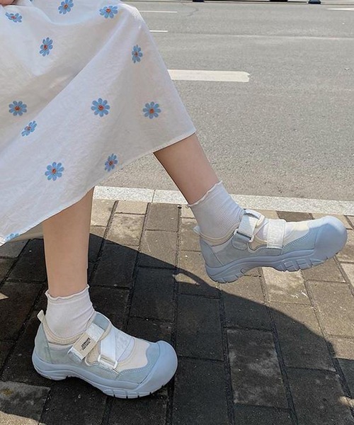 MEMECLE(メメクル)の「【 MEMECLE / メメクル 】ベルクロスニーカー サンダル(スニーカー・レディース・ピンク/ブルー・40/38/36)」の1枚目の写真