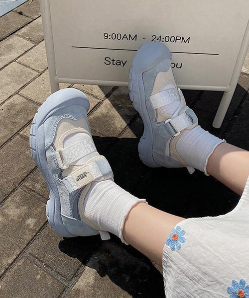 MEMECLE(メメクル)の「【 MEMECLE / メメクル 】ベルクロスニーカー サンダル(スニーカー・レディース・ピンク/ブルー・40/38/36)」の3枚目の写真