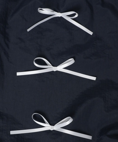 FOREVER 21(フォーエバー トゥエンティーワン)の「【2024SS】リボンナップサック(バックパック/リュック・レディース・ネイビー/ホワイト・FREE)」の4枚目の写真