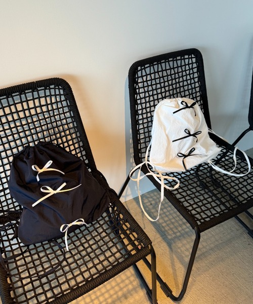 FOREVER 21(フォーエバー トゥエンティーワン)の「【2024SS】リボンナップサック(バックパック/リュック・レディース・ネイビー/ホワイト・FREE)」の9枚目の写真