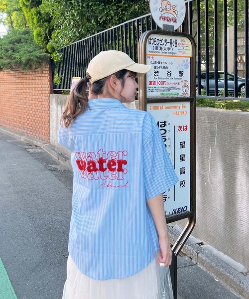 AS KNOW AS plus（アズノゥアズプラス）の「◎サガラ刺繍 バックアートロゴ半袖ビッグシャツ（シャツ/ブラウス・レディース・イエロー系/ブルー系/グリーン系/ベージュ系1/ブルー系1/ブラウン系1・FREE）」の4枚目の写真