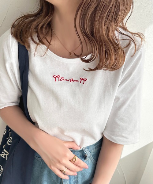 apres jour（アプレジュール）の「ロゴリボン刺繍Tシャツ【ZOZOTOWN限定アイテム】（Tシャツ/カットソー・レディース・ホワイト系その他/オフホワイト/ブラック・X-LARGE/フリー）」の3枚目の写真