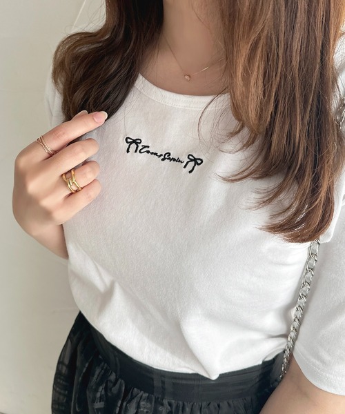 apres jour（アプレジュール）の「ロゴリボン刺繍Tシャツ【ZOZOTOWN限定アイテム】（Tシャツ/カットソー・レディース・ホワイト系その他/オフホワイト/ブラック・X-LARGE/フリー）」の5枚目の写真