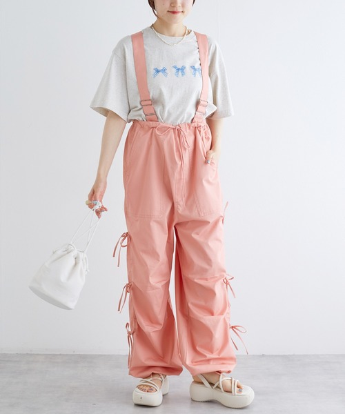 w closet（ダブルクローゼット）の「サイドリボンパラシュートパンツ（カーゴパンツ・レディース・ピンク/ホワイト系その他/カーキ/オフホワイト・FREE）」の4枚目の写真