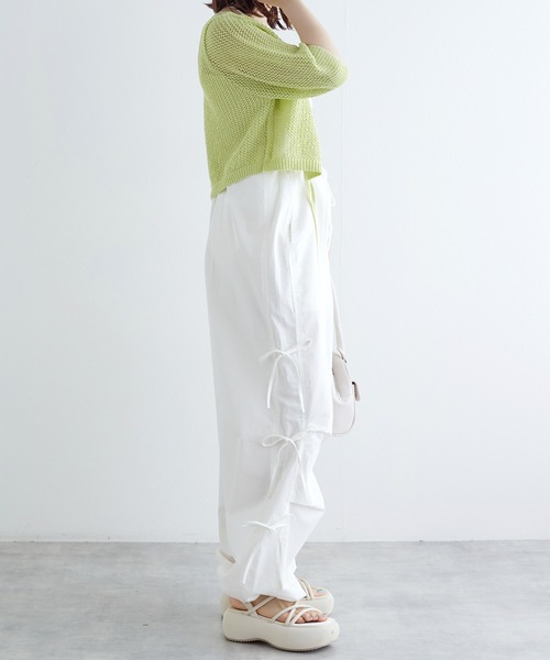 w closet（ダブルクローゼット）の「サイドリボンパラシュートパンツ（カーゴパンツ・レディース・ピンク/ホワイト系その他/カーキ/オフホワイト・FREE）」の6枚目の写真