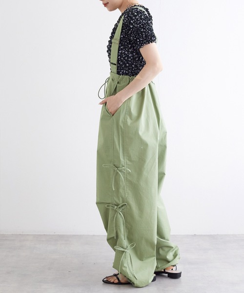 w closet（ダブルクローゼット）の「サイドリボンパラシュートパンツ（カーゴパンツ・レディース・ピンク/ホワイト系その他/カーキ/オフホワイト・FREE）」の21枚目の写真