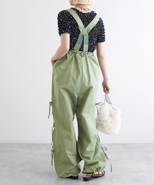 w closet（ダブルクローゼット）の「サイドリボンパラシュートパンツ（カーゴパンツ・レディース・ピンク/ホワイト系その他/カーキ/オフホワイト・FREE）」の22枚目の写真