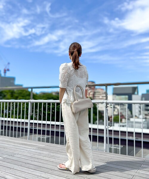 NOLLEY’S（ノーリーズ）の「横長ボストン（ボストンバッグ・レディース・グレイッシュブルー/オフホワイト・FREE）」の4枚目の写真