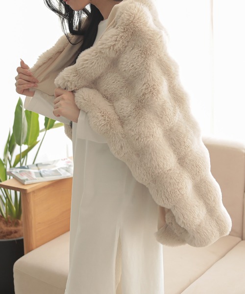 ALTROSE（アルトローズ）の「もこもこ 立体 ぽこぽこ ボア ひざ掛け クラウド（ブランケット・レディース・ピンク/ベージュ/アイボリー/グレー・FREE）」の8枚目の写真