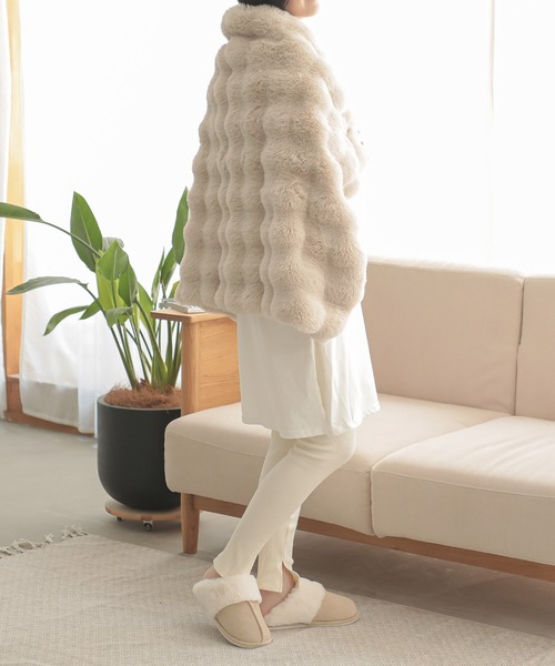 ALTROSE（アルトローズ）の「もこもこ 立体 ぽこぽこ ボア ひざ掛け クラウド（ブランケット・レディース・ピンク/ベージュ/アイボリー/グレー・FREE）」の9枚目の写真