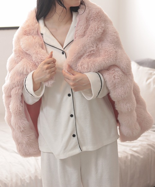 ALTROSE（アルトローズ）の「もこもこ 立体 ぽこぽこ ボア ひざ掛け クラウド（ブランケット・レディース・ピンク/ベージュ/アイボリー/グレー・FREE）」の11枚目の写真