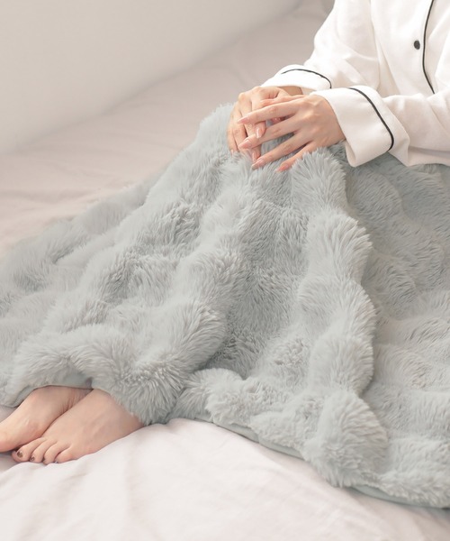 ALTROSE（アルトローズ）の「もこもこ 立体 ぽこぽこ ボア ひざ掛け クラウド（ブランケット・レディース・ピンク/ベージュ/アイボリー/グレー・FREE）」の18枚目の写真