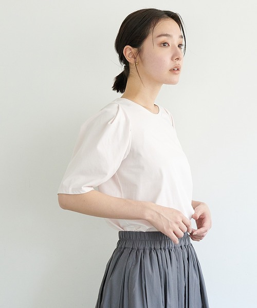 CROSS FUNCTION(クロスファンクション)の「《接触冷感・抗菌防臭》きれいめパフスリーブTシャツ【CF/クロスファンクション】(Tシャツ/カットソー・レディース・オフホワイト/ライトピンク/ライトベージュ・M/L)」の3枚目の写真