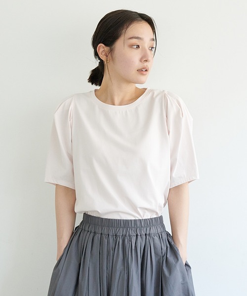 CROSS FUNCTION(クロスファンクション)の「《接触冷感・抗菌防臭》きれいめパフスリーブTシャツ【CF/クロスファンクション】(Tシャツ/カットソー・レディース・オフホワイト/ライトピンク/ライトベージュ・M/L)」の13枚目の写真