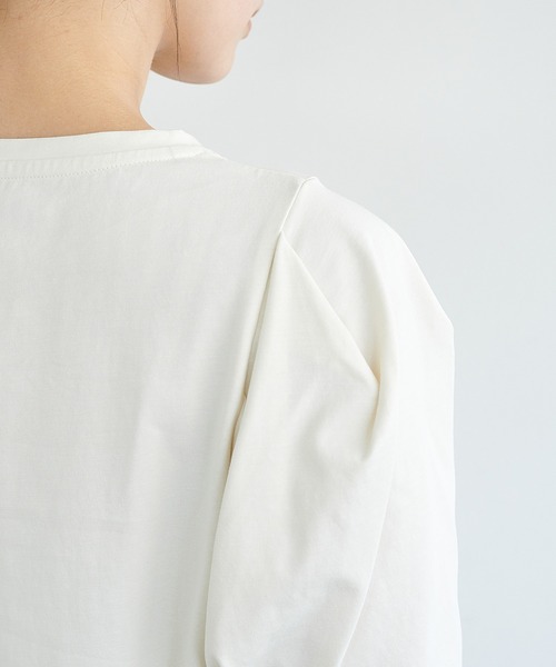 CROSS FUNCTION(クロスファンクション)の「《接触冷感・抗菌防臭》きれいめパフスリーブTシャツ【CF/クロスファンクション】(Tシャツ/カットソー・レディース・オフホワイト/ライトピンク/ライトベージュ・M/L)」の5枚目の写真
