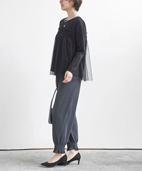 rps(アールピーエス)の「裾シャーリングカットプリーツパンツ(その他パンツ・レディース・ブラック/チャコールグレー・フリー)」の4枚目の写真