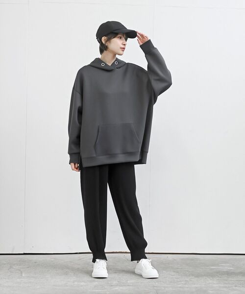 rps(アールピーエス)の「裾シャーリングカットプリーツパンツ(その他パンツ・レディース・ブラック/チャコールグレー・フリー)」の12枚目の写真