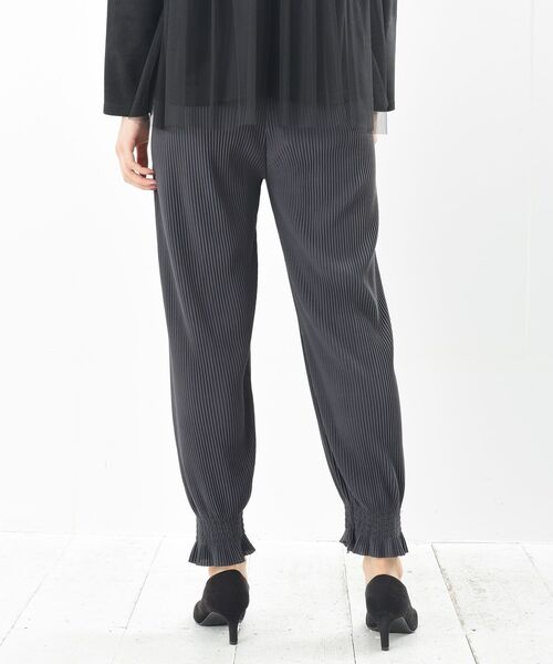 rps(アールピーエス)の「裾シャーリングカットプリーツパンツ(その他パンツ・レディース・ブラック/チャコールグレー・フリー)」の21枚目の写真