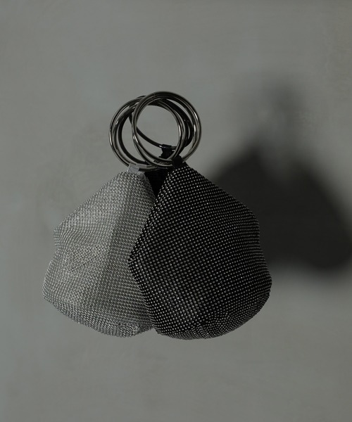 Kana（カナ）の「リングハンドル キラキラ ビジュー トライアングルバッグ 結婚式 お呼ばれ オケージョン デイリー（ハンドバッグ・レディース・ブラック/シルバー/ブラック×シルバー・フリー）」の16枚目の写真