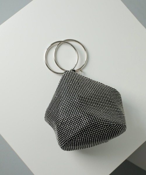 Kana（カナ）の「リングハンドル キラキラ ビジュー トライアングルバッグ 結婚式 お呼ばれ オケージョン デイリー（ハンドバッグ・レディース・ブラック/シルバー/ブラック×シルバー・フリー）」の19枚目の写真