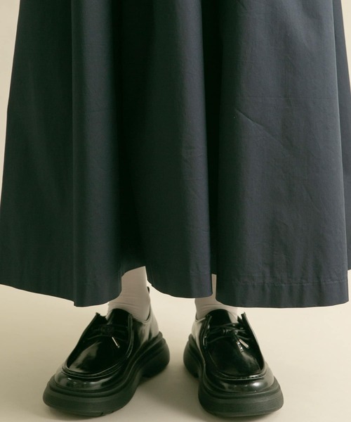 KBF（ケイビーエフ）の「『2サイズ展開』ディープネックジャンパースカート（ワンピース・レディース・ベージュ/ネイビー・36/38）」の20枚目の写真