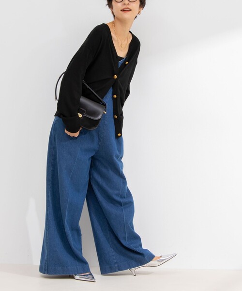 Rie Miller（リエミラー）の「《手洗い可能》金ボタンVネック