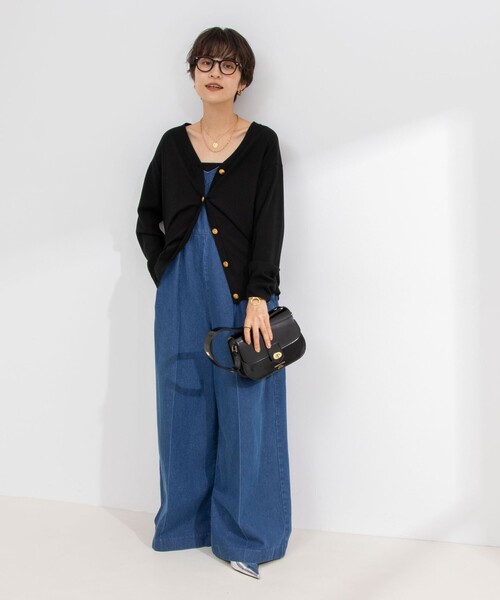 Rie Miller（リエミラー）の「《手洗い可能》金ボタンVネック