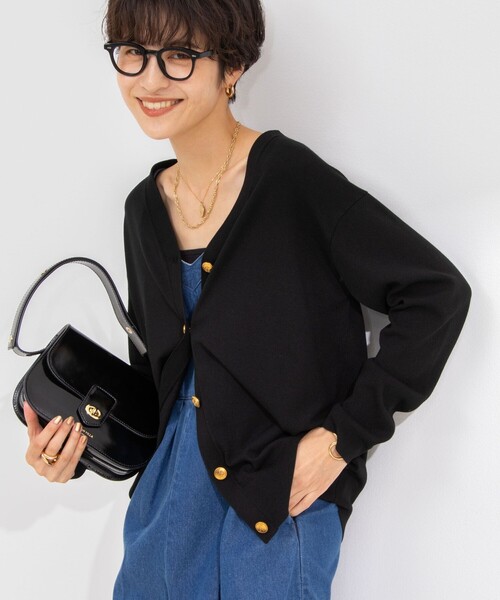 Rie Miller（リエミラー）の「《手洗い可能》金ボタンVネック