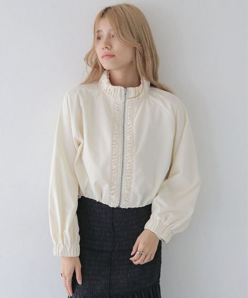 CLEIO（クレイオ）の「【CLEIO】スタンドカラーナイロンブルゾン/STAND COLLAR NYLON BLOUSON/922-12616（ナイロンジャケット・レディース・ベージュ/アイボリー/ブラック・FREE）」の2枚目の写真