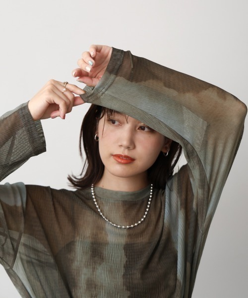 Bou Jeloud（ブージュルード）の「オーバーサイズニュアンスシアートップス（Tシャツ/カットソー・レディース・ブラウン/ネイビー・FREE）」の9枚目の写真