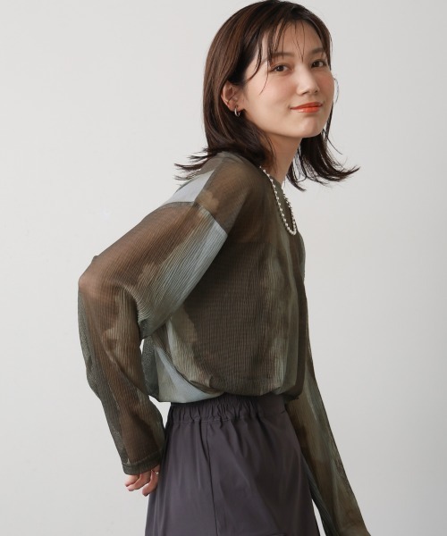 Bou Jeloud（ブージュルード）の「オーバーサイズニュアンスシアートップス（Tシャツ/カットソー・レディース・ブラウン/ネイビー・FREE）」の6枚目の写真