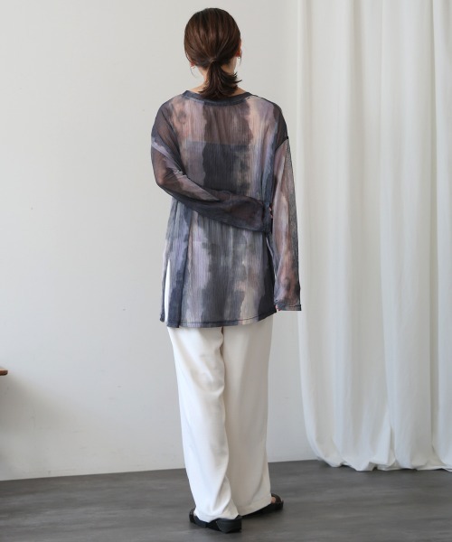 Bou Jeloud（ブージュルード）の「オーバーサイズニュアンスシアートップス（Tシャツ/カットソー・レディース・ブラウン/ネイビー・FREE）」の17枚目の写真