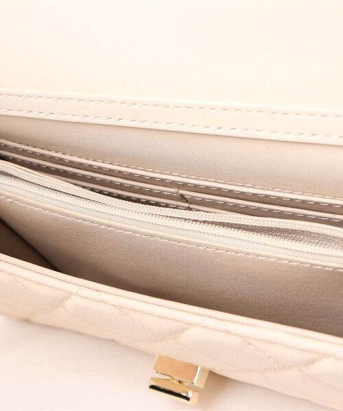 NICAL（ニカル）の「【本革】【NICAL】キルトチェーンバック/544380（ショルダーバッグ・レディース・ネイビー/ベージュ/レッド/キャメル/ブラック・FREE）」の22枚目の写真