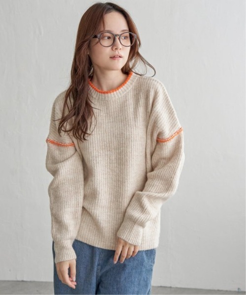 LBC（エルビーシー）の「配色ステッチ畦ニットプルオーバー（ニット/セーター・レディース・ライトブルー/パープル/グレー/オフホワイト・M/L）」の2枚目の写真