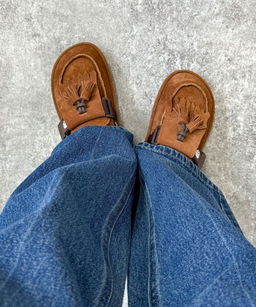 fredy emue(フレディエミュ)の「【SHAKA/シャカ】MOG MULE TASSEL SUEDE(サンダル・レディース・ブラック/ブラウン・24/23)」の3枚目の写真