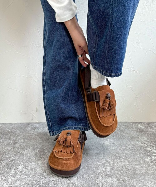 fredy emue(フレディエミュ)の「【SHAKA/シャカ】MOG MULE TASSEL SUEDE(サンダル・レディース・ブラック/ブラウン・24/23)」の4枚目の写真