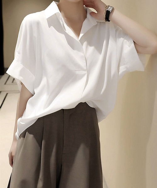 Dewlily(デューリリー)の「スキッパーシャツブラウス(シャツ/ブラウス・レディース・ブラック/ベージュ/ホワイト・XL/L/M)」の2枚目の写真