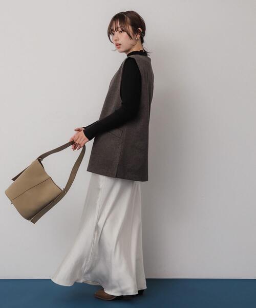 SENSE OF PLACE by URBAN RESEARCH（センスオブプレイスバイアーバンリサーチ）の「ジャージーメルトンVネックジレ（ベスト・レディース・ベージュ系その他/ブラウン系その他/ブラック系その他・ONE）」の16枚目の写真