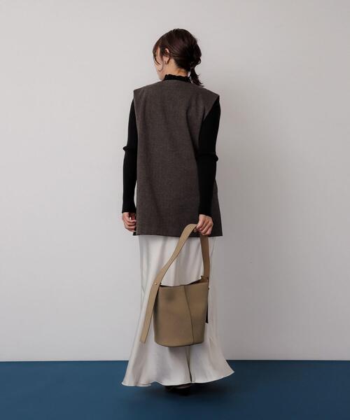 SENSE OF PLACE by URBAN RESEARCH（センスオブプレイスバイアーバンリサーチ）の「ジャージーメルトンVネックジレ（ベスト・レディース・ベージュ系その他/ブラウン系その他/ブラック系その他・ONE）」の15枚目の写真