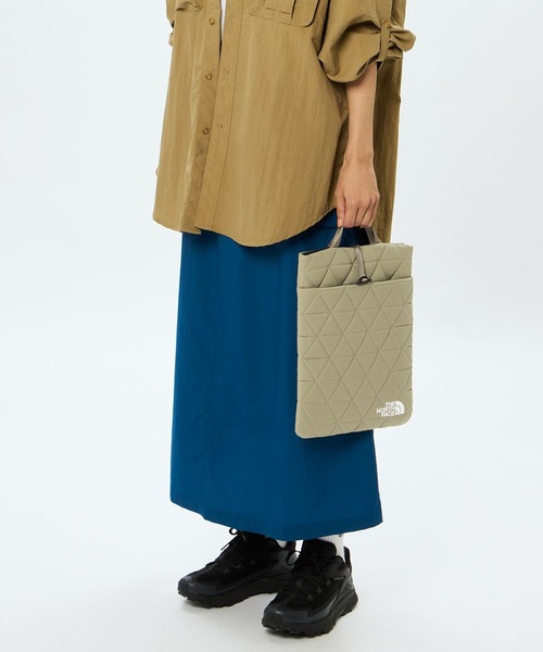 THE NORTH FACE（ザノースフェイス）の「THE NORTH FACE/ザ・ノース・フェイス バック PCケース ジオフェイスピーシースリーブ13インチ NM32354（PC・タブレットケース・メンズ・ブラック/アーミー/ダークベージュ・FREE）」の12枚目の写真