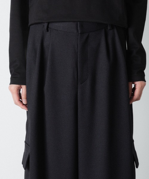 ato(アトウ)の「DOUBLE POCKET WIDE PANTS(その他パンツ・メンズ・ブラック/ダークカーキ・44/48/46)」の21枚目の写真