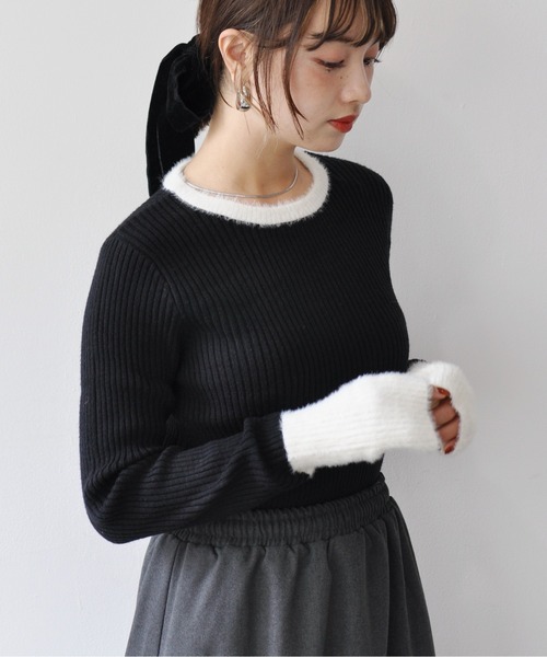 Meli rich（メリーリッチ）の「バイカラー配色サムホールクルーネックニット（ニット/セーター・レディース・アイボリー/ブラック/グレー/チャコールグレー・FREE）」の2枚目の写真