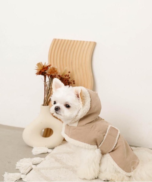 ムートン風フードボアケープ（ペットウェア）｜moncheri（モンシェリ）