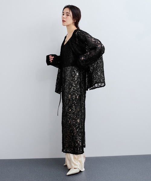le cercle ADAM ET ROPE'(ルセルクルアダムエロペ)の「コードレースノーカラーシャツ(シャツ/ブラウス・レディース・オフホワイト/ブラック・FREE)」の8枚目の写真