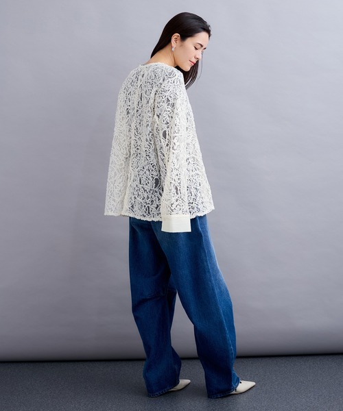 le cercle ADAM ET ROPE'(ルセルクルアダムエロペ)の「コードレースノーカラーシャツ(シャツ/ブラウス・レディース・オフホワイト/ブラック・FREE)」の11枚目の写真