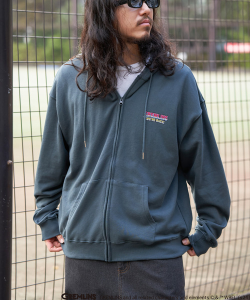 VENCEEXCHANGE（ヴァンスエクスチェンジ）の「GREMLINS グレムリン フォトプリント フロントジップパーカー（パーカー・メンズ・チャコール/セージグリーン/ワイン・M/L/LL）」の17枚目の写真