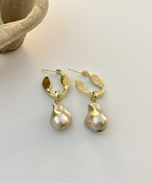 Ritomo De Ricco(リトモ・デ・リコ)の「シルバー925ポスト・バロックパールピアス(ピアス(両耳用)・レディース・ゴールド・FREE)」の7枚目の写真